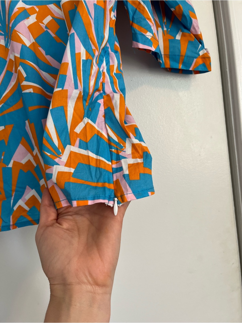 Vibrant Teal Blue Pink Orange Geometric Flutter-Sleeve Blouse top medium NWT - Picture 3 of 7